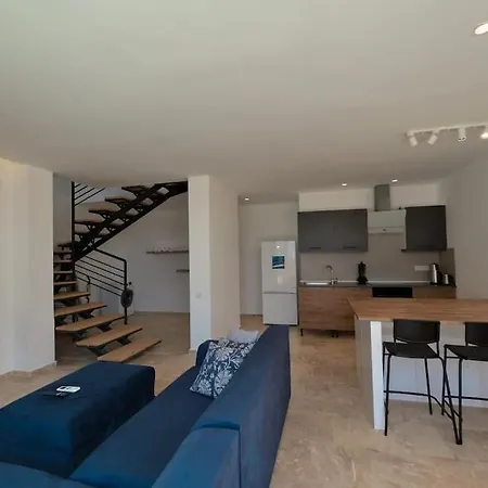 Ferienhaus Centraly Located In With Private Pool And Seaview