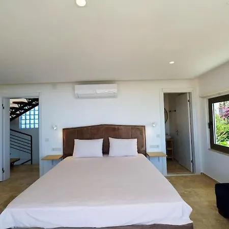 Ferienhaus Centraly Located In With Private Pool And Seaview