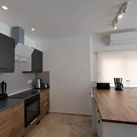 Ferienhaus Centraly Located In With Private Pool And Seaview *