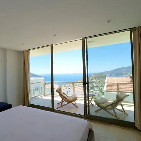 Centraly Located In With Private Pool And Seaview Ferienhaus