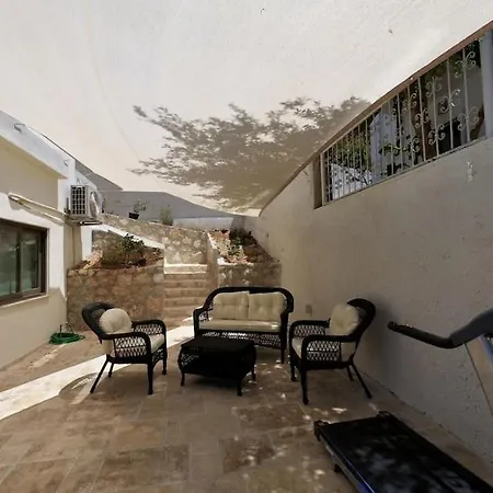Centraly Located In With Private Pool And Seaview Holiday home *
